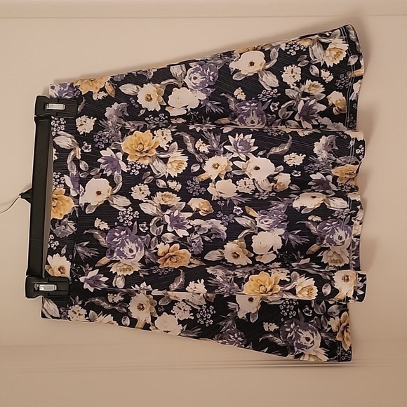 H&M Floral Skirt, Size S, Excellent Condition - Picture 6 of 7